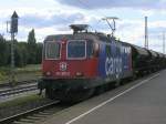 SBB Cargo 421 387-2 mit Schttwagen der SNCF und SBB Cargo,
im Bahnhof Haltern am See ,langsame Durchfahrt.(14.09.2008) 