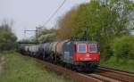 421 395-5 mit einem Kesselwagenzug am 18.4.2009 durch Ahlten -> Lehrte