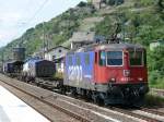 421 372-4 der SBB-Cargo zieht einen gemischten Gterzug durch Kaub/Rhein in Richtung Sden. Aufgenommen am 21/07/2009.