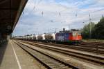 421 375-7 der SBB-Cargo mit einem Kesselzug macht Wochenendruhe in Bad Kleinen. (21.08.2010)