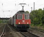 SBB Cargo 421 384-9 in Beuel am 3.6.2011. Gru an den Tf