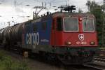 SBB Cargo 421 394 am 22.7.11 bei der Durchfahrt durch Duisburg-Entenfang.