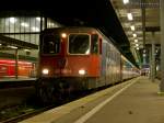 421 386 mit Lr 326 nach Zrich HB wartet auf das Signal in Stuttgart Hbf am 20.11.2011