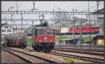 Re 4/4 II 11291 trifft in Untervaz auf die Schmalspuversion der RhB mit Ge 474 II 623  Bonaduz  und 629  Tiefencastel . (29.04.2013)