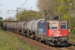 421 389 fuhr am 17.4.14 mit einem Kesselzug durch Ahlten.