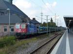 421 376 fährt am 19.09.2014 mit einen leeren Autozug durch Bremerhaven.