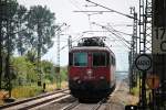 Nachschuss auf SBB Cargo/TXL Re 421 391-4, die am 11.07.2014 am Schluss eines Lokzuges mit SBB Cargo/HSL Re 421 387-2 als Zuglok und SBB Cargo/HSL Re 421 383-1 hing und hier kurz hinter dem Bahnhof von Orschweier gen Freiburg unterwegs waren.