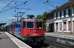 SBB: Güterzüge von SBB CARGO auf deutschen Geleisen. Doppeltraktion Re 421 mit einem Güterzug von SBB CARCO International anlässlich der Bahnhofsdurchfahrt Haltingen vom 6. Mai 2016.
Foto: Walter Ruetsch