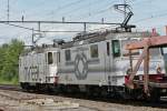 Ganz in weiss - und das im Doppelpack !! Re 436115 + Re 436114 zogen heute einen leeren Autozug am Bzberg/AG in Richtung Basel.