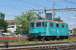 Re 430 114-9 der WRS durchfährt solo den Bahnhof Pratteln. Die Aufnahme stammt vom 29.05.2020.