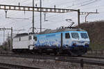 Doppeltraktion, mit den Loks 412 002-8 und 446 018-4 der EDG durchfährt den Bahnhof Pratteln. Die Aufnahme stammt vom 21.02.2022.