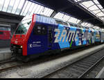 SBB / S-Bahn Zürich - 450 016-1 mit Werbung im HB Zürich am 12.09.2021