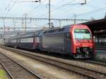 SBB - 450 032-8 Unterwegs nach Aarau im Bahnhof Dietikon am 22.04.2010