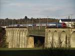 Die  S9 fuhr am 23.2.17 als 3-teiliger SBB Re 450 (Re 4/4 V)nach Uster. Auf dem Bild überquert die S9 die spektakuläre Eisenbahnbrücke Eglisau. Geführt wurde die S9 von der SBB Re 450 080-7. Das Foto entstand in der Nähe der Rheinsfelderstrasse, Eglisau. 