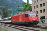 Re 460 040-9 fährt beim Bahnhof Interlaken West ein. Die Aufnahme stammt vom 25.07.2018.