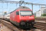 460 009 am 25.06.10 in Zrich HB mit Doppelstock IC.