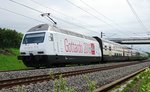 Re 460 098 mit der Werbung für die Eröffnung Gottardo 2016, am Nachmittag des 14.5.2016 auf der NBS bei Hindelbank, mit dem IR von Luzern nach Genf.