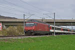 Re 460 101-9 fährt Richtung Bahnhof Itingen. Die Aufnahme stammt vom 14.04.2018.