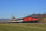 Re 460 046-6 fährt Richtung Bahnhof Sissach.