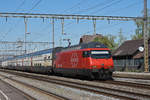 Re 460 009-4 durchfährt den Bahnhof Rupperswil.