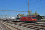 Re 460 086-2 durchfährt den Bahnhof Rupperswil.