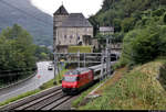 Re 460 ??? unterwegs unterhalb des Schlosses Saint-Maurice (CH).