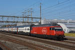 Re 460 115-9 durchfährt den Bahnhof Rupperswil.