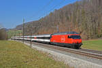 Re 460 069-8 fährt Richtung Bahnhof Tecknau. Die Aufnahme stammt vom 01.03.2021.