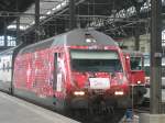 Die Re 460 015-1(EM 08 Lackierung) im Bhf.Basel SBB