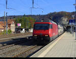 SBB - 460 036-7 mit IR bei der durchfahrt im Bhf.