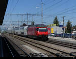 SBB - 460 015-1 mit IR bei der einfahrt im Bahnhof von Weinfelden am 11.05.2022