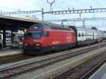 SBB - 460 081-3 bei der Einfahrt im Bahnhof von Biel / Bienne am 09.09.2007