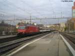 Re 460 018-5 mit einem IR nach Biel in Winterthur am 12.11.09.