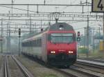 SBB - Lok 460 023-5 vor IR Biel - Zrich bei der einfahrt in den Bahnhof Oensingen am 07.09.2010 ..