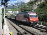 Re 460 094 mit IR 1417 bei Einfahrt in Leuk, 28.05.2011.