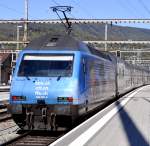 Re 460 076-3 mit IC 2000 bei der Abfahrt in Olten.