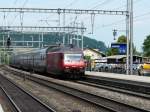 SBB - 460 070-6 mit Schnellzug bei der durchfahrt im Bahnhof Liestal am 15.06.2012