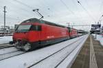 Der IR 2120 wird heute ausnahmsweise durch 2 Re 460 geschoben: Re 460 089-6 (vorne im Bild) und 460 074-8 in Solothurn, 09.12.2012.