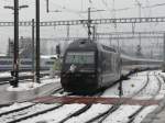 SBB - 460 019-3 bei Rangierfahrt im Bahnhof Biel am 15.12.2012