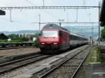 SBB - 460 064-4 mit Schnellzug bei der durchfahrt im Bahnhof Gwatt am 03.08.2013