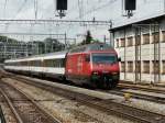 SBB - 460 004-5 vor IR bei der einfahrt im Bahnhof Burgdorf am 10.08.2014