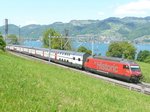 Am 18.5.2014 war die Re 460 102 mit Historic Werbung auf dem IC nach Brig, hier bei Einigen.