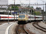 SBB - 460 029-2 mit RE bei der einfahrt im Bahnhof Lausanne am 04.06.2016