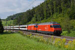 Doppeltraktion, mit den Loks 460 022-7 und 460 025-0 fährt  Richtung Bahnhof Tecknau.