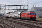 Re 460 052-4 durchfährt den Bahnhof Rupperswil. Die Aufnahme stammt vom 07.01.2022.