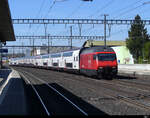 SBB - 460 000 mit Doppelstockwagen bei der durchfahrt im Bahnhof Rothrist am 18.04.2022
