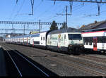 SBB Werbelok 460 041 mit Doppelstockwagen bei der durchfahrt im Bahnhof von Rothrist am 18.04.2022