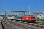 Re 460 068-0 durchfährt den Bahnhof Rupperswil. Die Aufnahme stammt vom 25.07.2022.