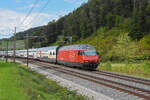 Re 460 026-8 fährt am 20.09.2022 Richtung Bahnhof Tecknau.
