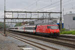 Re 460 014-4 durchfährt am 12.05.2023 den Bahnhof Rupperswil.
